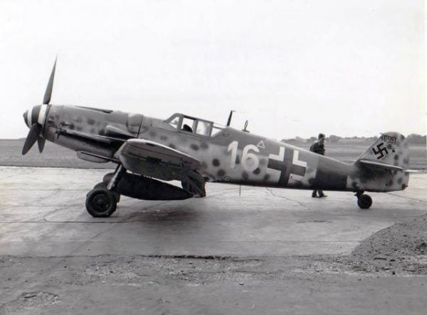 Two Messerschmitt Bf 109s land at Manston, 21st July 1944 - History of ...